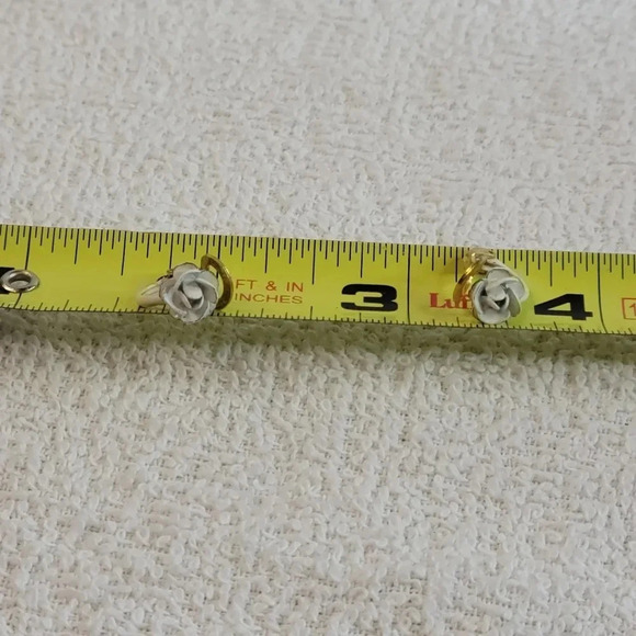 Vintage White Rose Clip On  Earrings - Picture 2 of 8